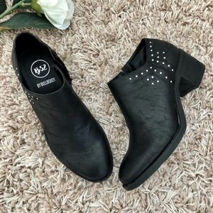 Bull-boxer ankle bootie Size 8 women⭐️